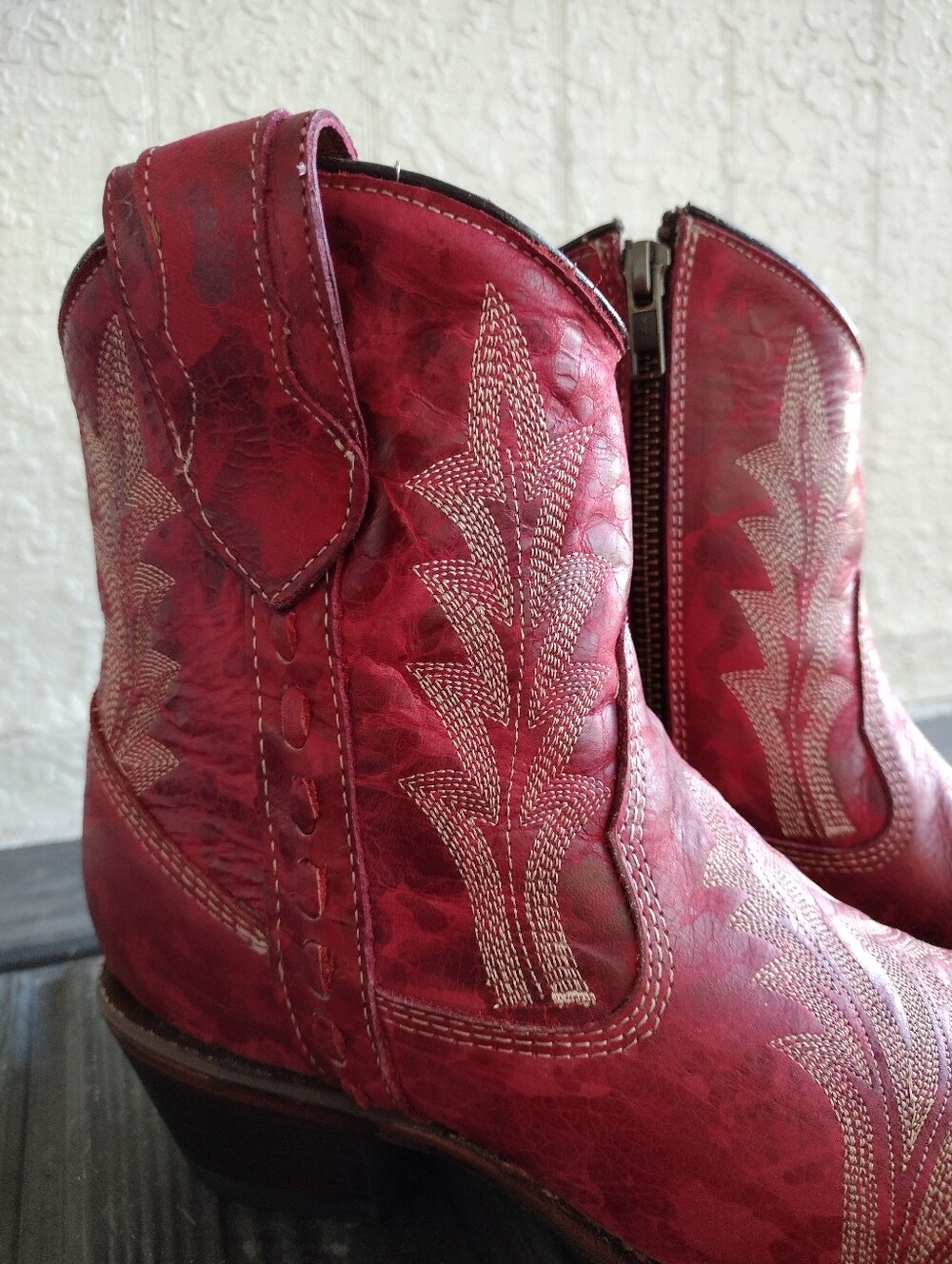 Corral Boots Circle G L5704 - WOMEN’S EMBROIDERY AND ZIPPER RED SNIP TOE ANKLE - Picture 10 of 15